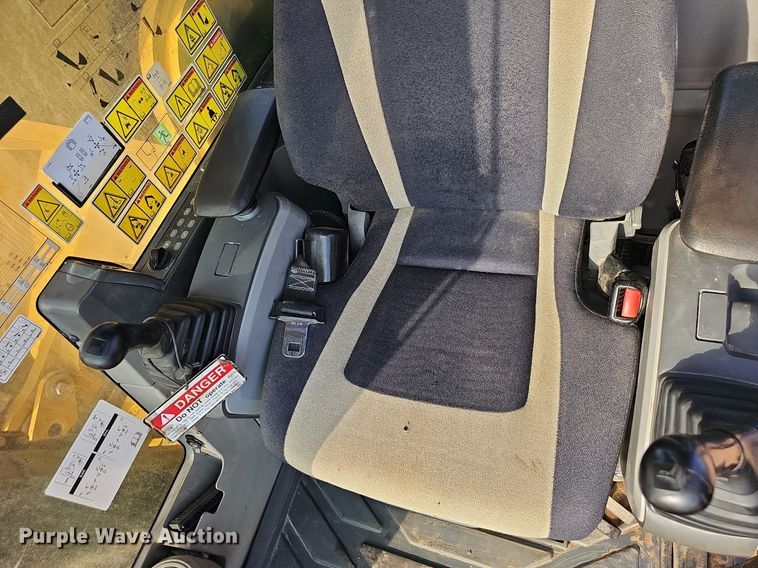 image for item OG9422 2018 Caterpillar 349FL  excavator