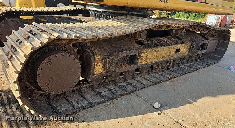 image for item OG9422 2018 Caterpillar 349FL  excavator