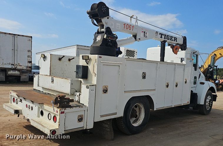 image for item OG9423 2004 Kenworth T300  utility / service truck