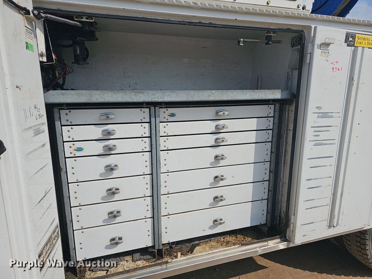 image for item OG9423 2004 Kenworth T300  utility / service truck