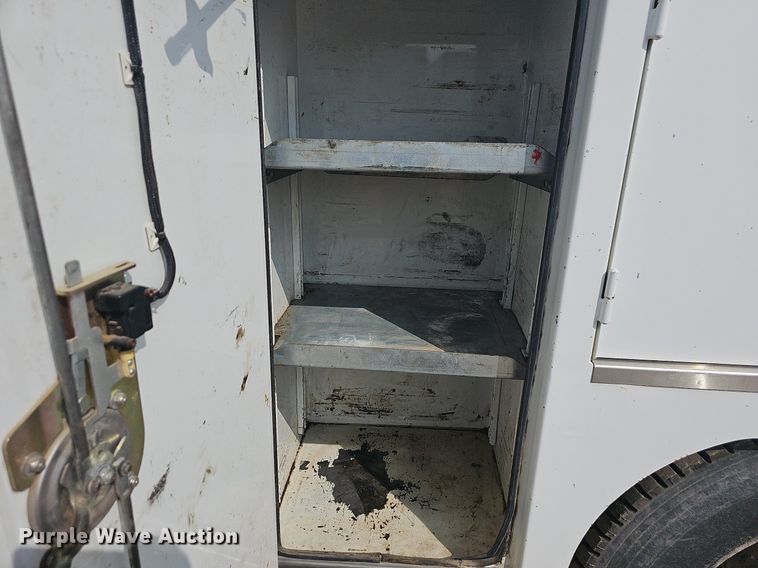 image for item OG9423 2004 Kenworth T300  utility / service truck