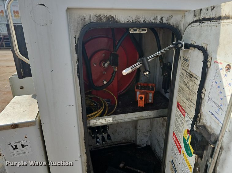 image for item OG9423 2004 Kenworth T300  utility / service truck