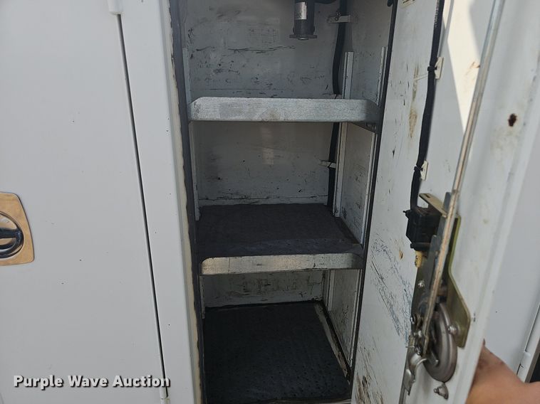 image for item OG9423 2004 Kenworth T300  utility / service truck