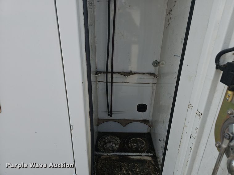 image for item OG9423 2004 Kenworth T300  utility / service truck