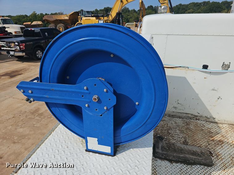 image for item OG9423 2004 Kenworth T300  utility / service truck