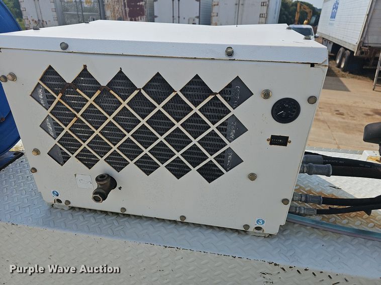 image for item OG9423 2004 Kenworth T300  utility / service truck