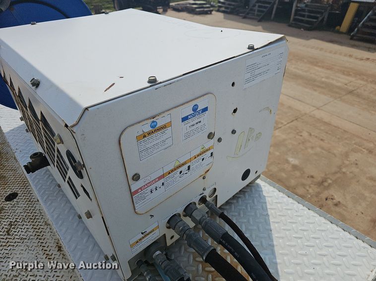 image for item OG9423 2004 Kenworth T300  utility / service truck