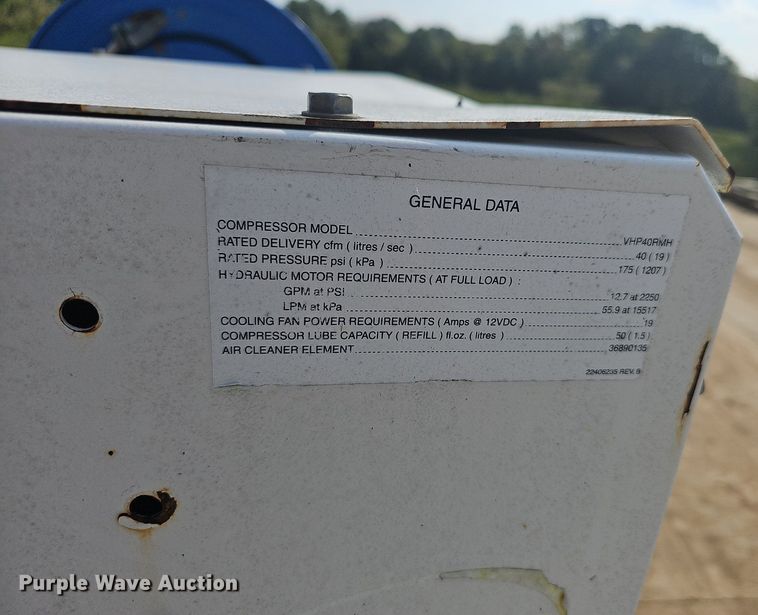 image for item OG9423 2004 Kenworth T300  utility / service truck