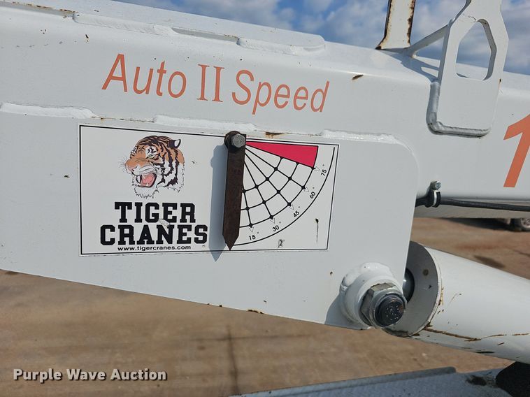 image for item OG9423 2004 Kenworth T300  utility / service truck