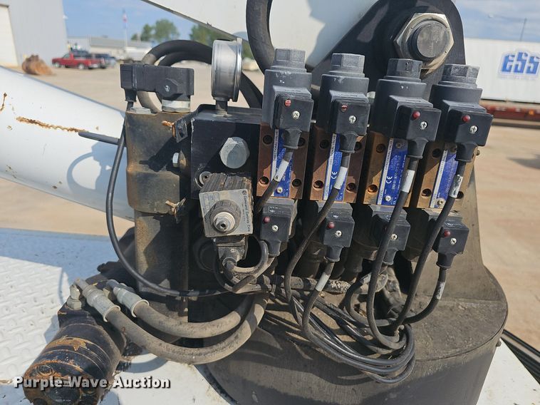 image for item OG9423 2004 Kenworth T300  utility / service truck