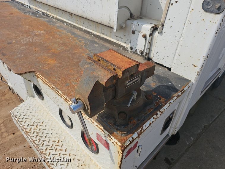 image for item OG9423 2004 Kenworth T300  utility / service truck