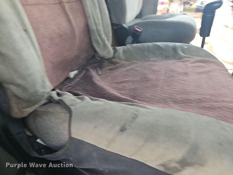 image for item OG9423 2004 Kenworth T300  utility / service truck