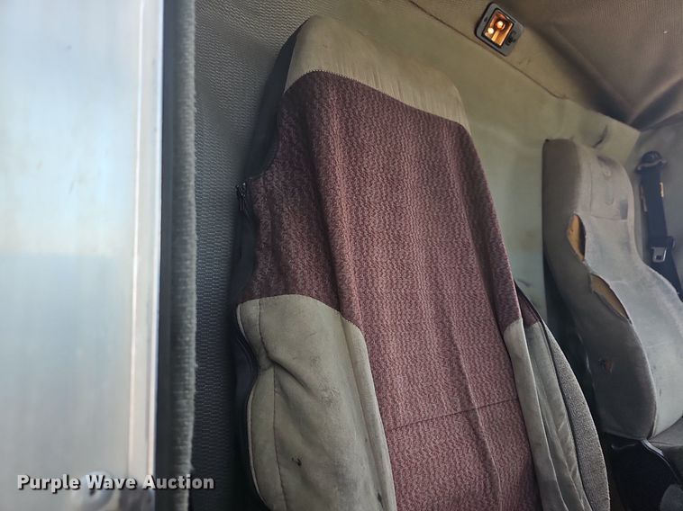 image for item OG9423 2004 Kenworth T300  utility / service truck