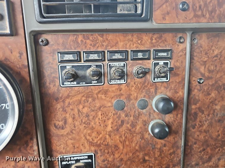 image for item OG9423 2004 Kenworth T300  utility / service truck