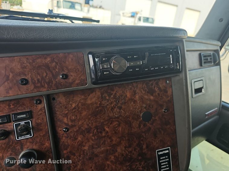 image for item OG9423 2004 Kenworth T300  utility / service truck