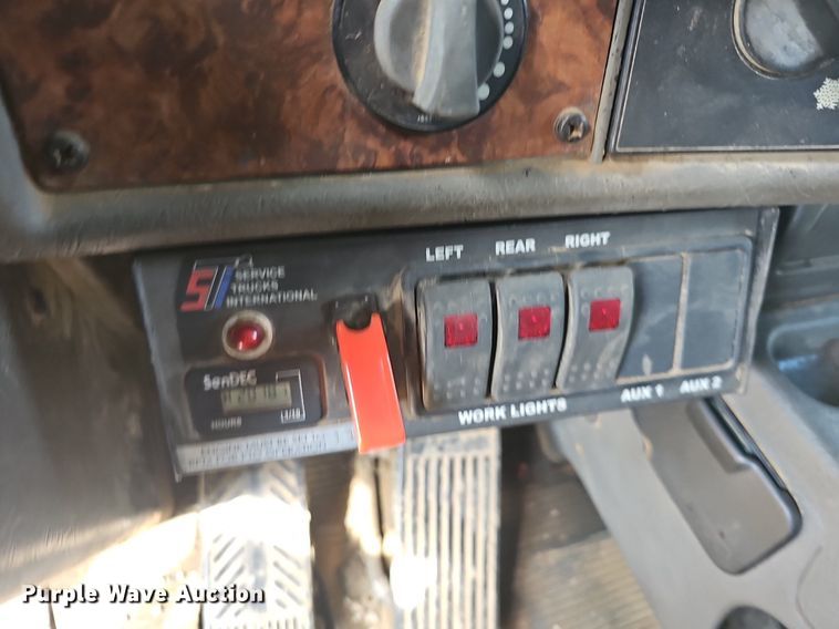 image for item OG9423 2004 Kenworth T300  utility / service truck