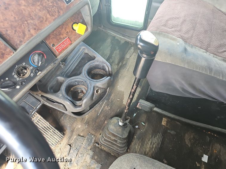 image for item OG9423 2004 Kenworth T300  utility / service truck