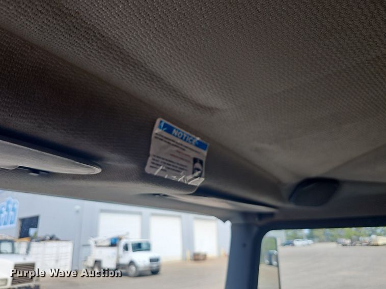 image for item OG9423 2004 Kenworth T300  utility / service truck