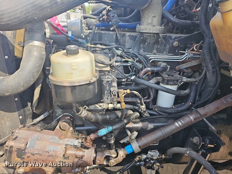 image for item OG9423 2004 Kenworth T300  utility / service truck