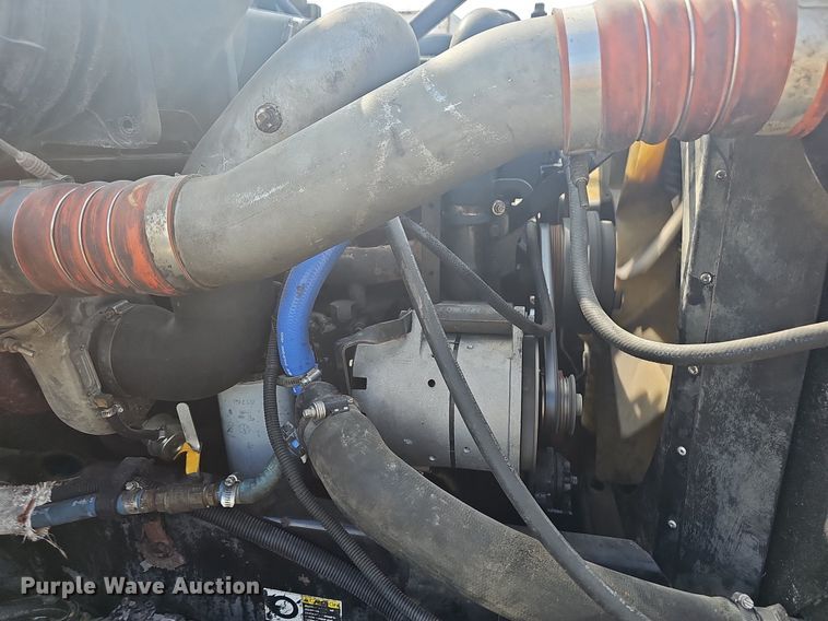 image for item OG9423 2004 Kenworth T300  utility / service truck