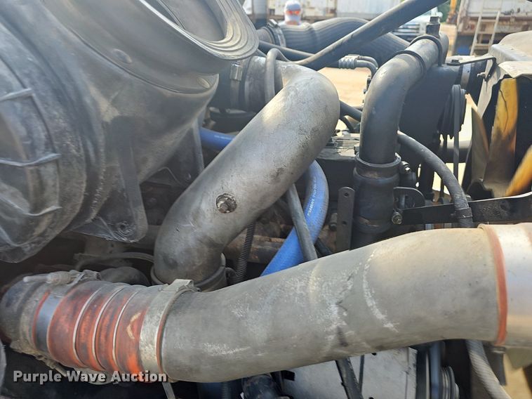 image for item OG9423 2004 Kenworth T300  utility / service truck