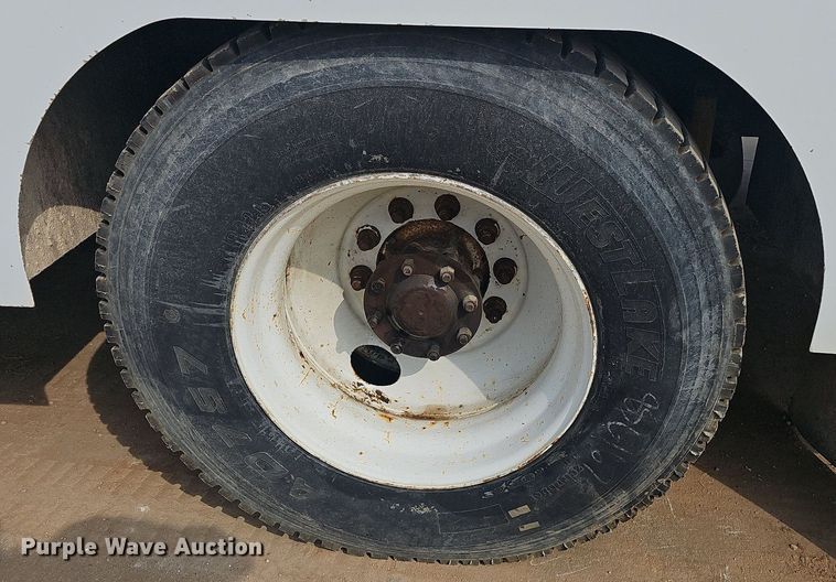 image for item OG9423 2004 Kenworth T300  utility / service truck