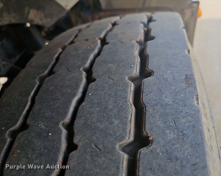 image for item OG9423 2004 Kenworth T300  utility / service truck