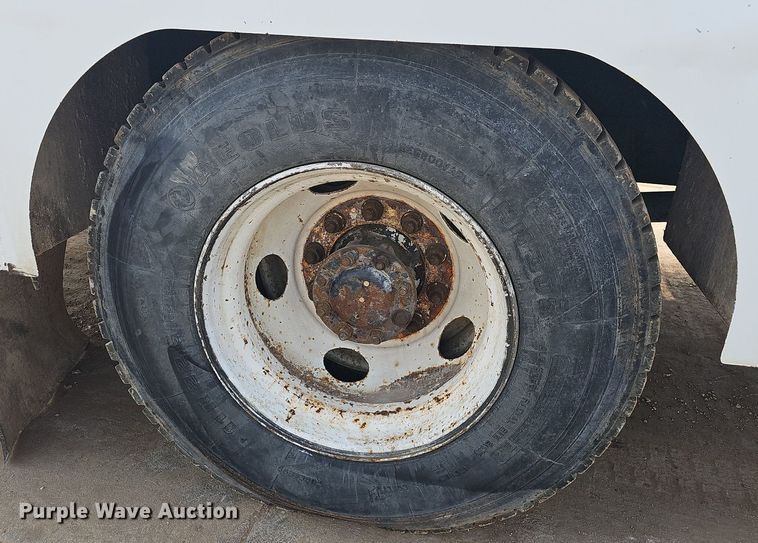 image for item OG9423 2004 Kenworth T300  utility / service truck