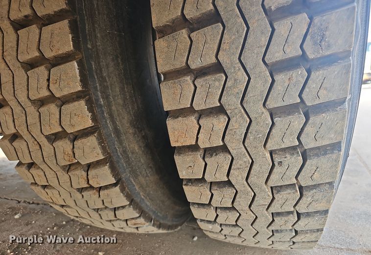 image for item OG9423 2004 Kenworth T300  utility / service truck