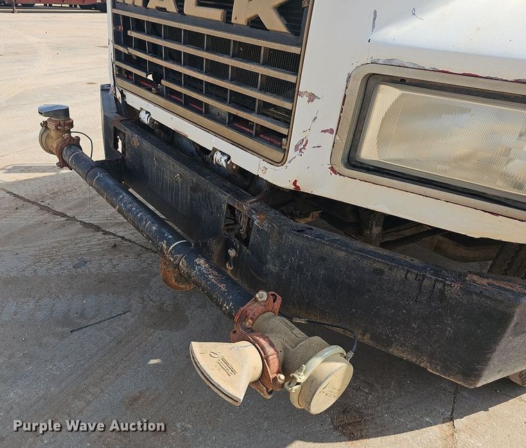 image for item OG9424 1995 Mack CH613  water truck