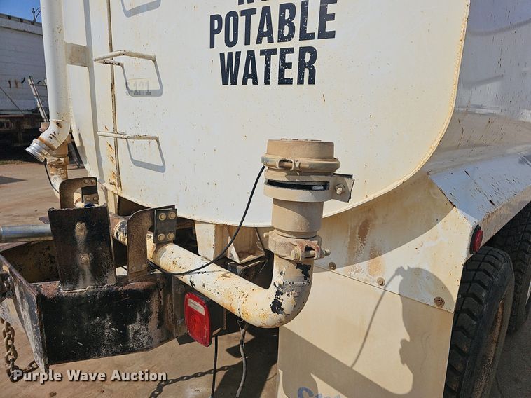 image for item OG9424 1995 Mack CH613  water truck