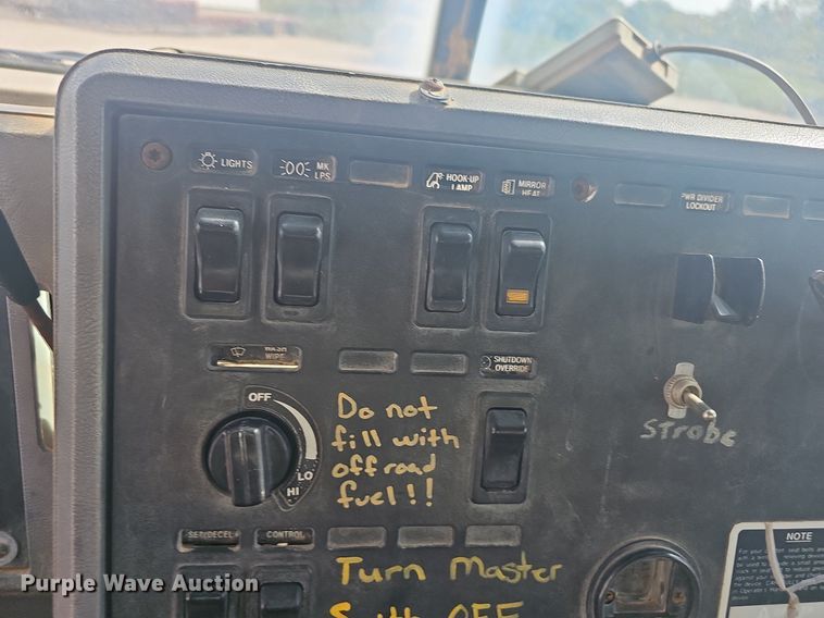 image for item OG9424 1995 Mack CH613  water truck