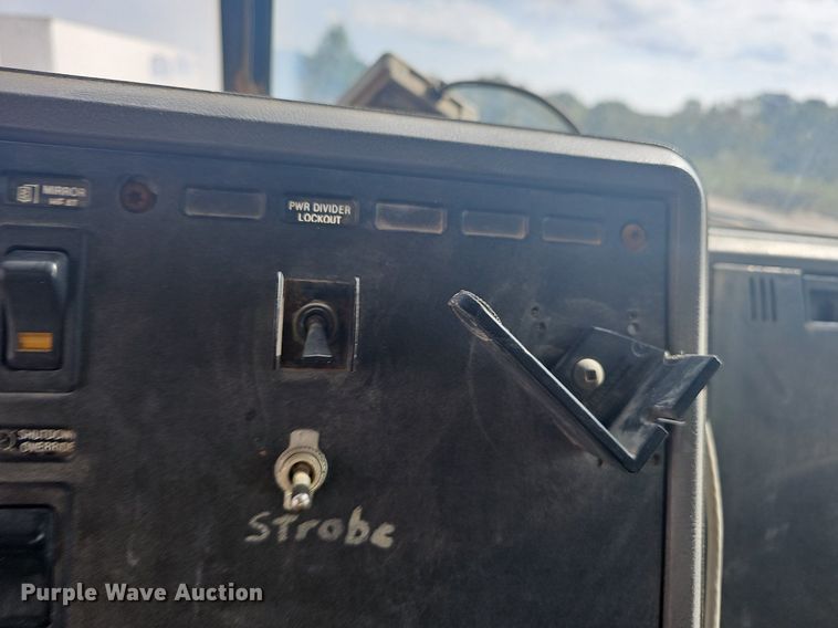 image for item OG9424 1995 Mack CH613  water truck