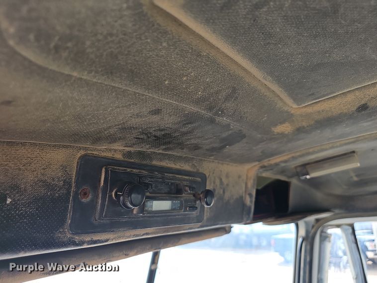 image for item OG9424 1995 Mack CH613  water truck