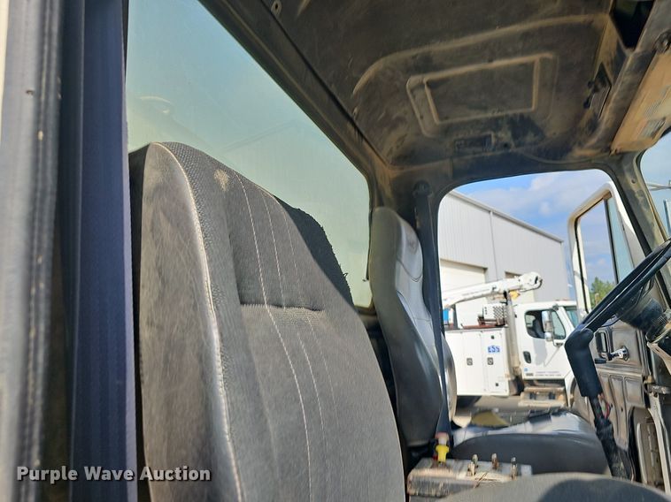 image for item OG9424 1995 Mack CH613  water truck