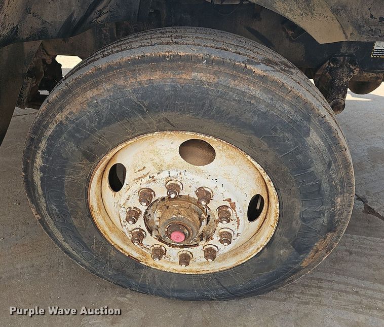 image for item OG9424 1995 Mack CH613  water truck