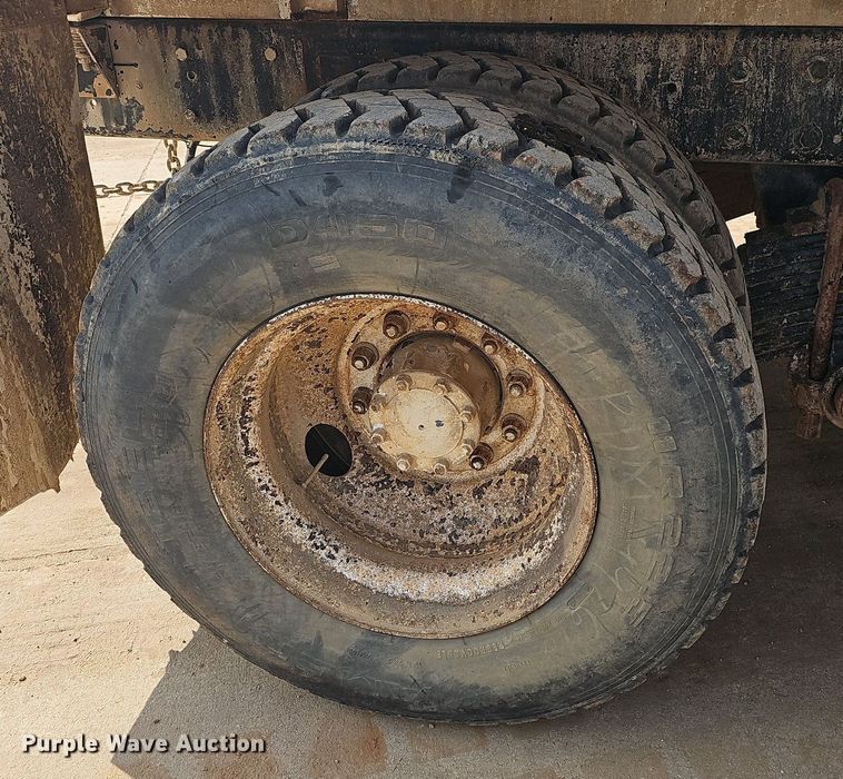 image for item OG9424 1995 Mack CH613  water truck