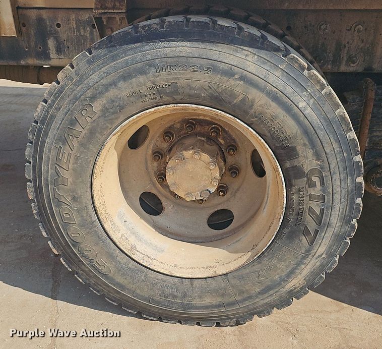 image for item OG9424 1995 Mack CH613  water truck