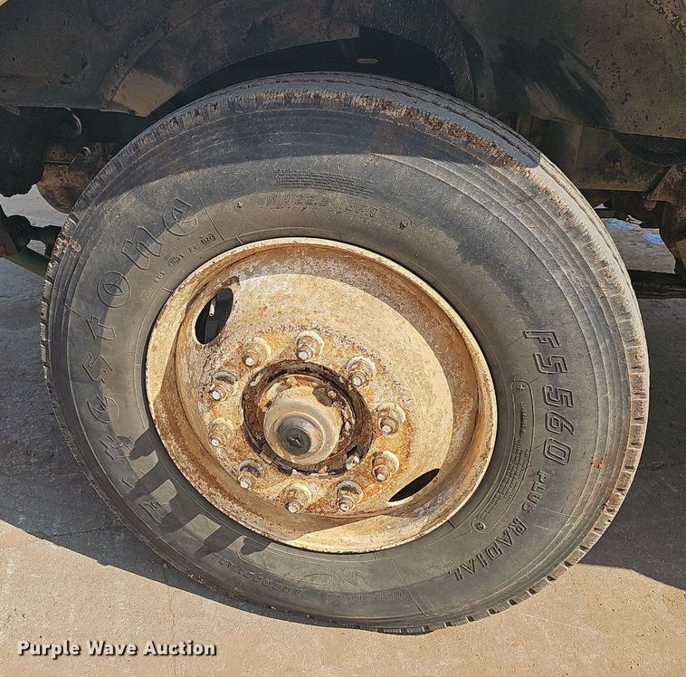 image for item OG9424 1995 Mack CH613  water truck