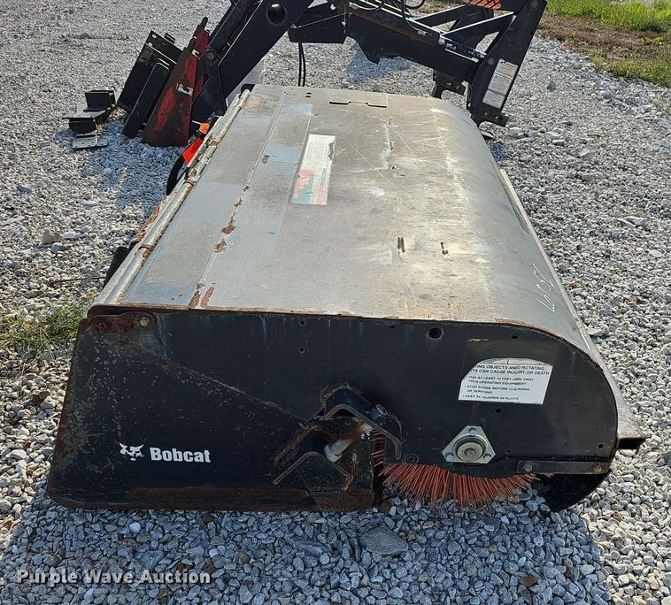 image for item OG9428 2012 Bobcat 72 Sweeper  skid steer sweeper