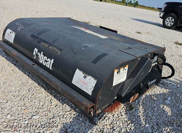image for item OG9428 2012 Bobcat 72 Sweeper  skid steer sweeper