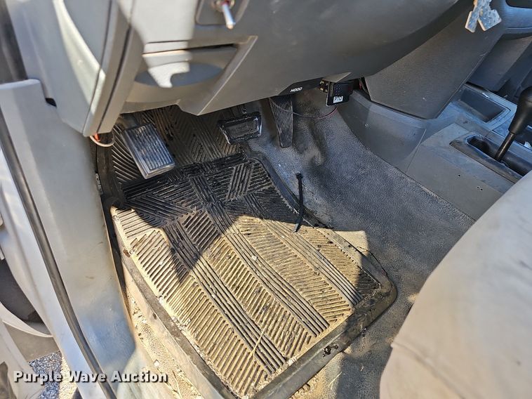 image for item OG9446 2008 Dodge Ram 5500HD  utility / service truck