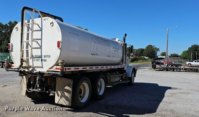 image for item OG9447 1987 Freigtliner FLC  water truck