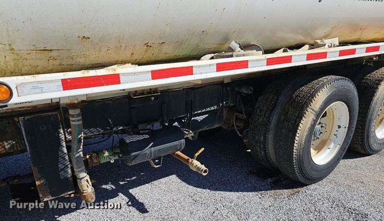 image for item OG9447 1987 Freigtliner FLC  water truck