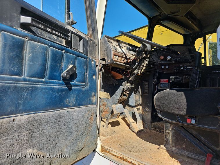 image for item OG9447 1987 Freigtliner FLC  water truck