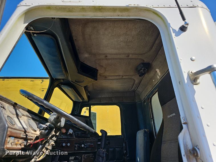 image for item OG9447 1987 Freigtliner FLC  water truck