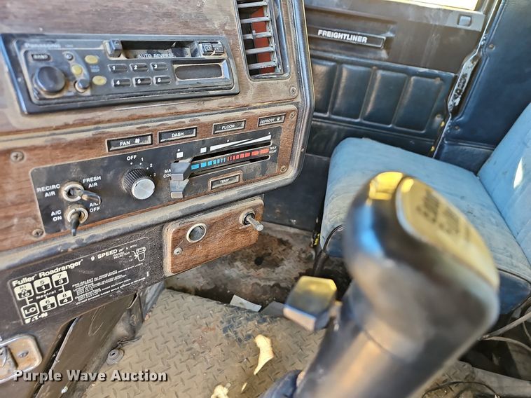 image for item OG9447 1987 Freigtliner FLC  water truck