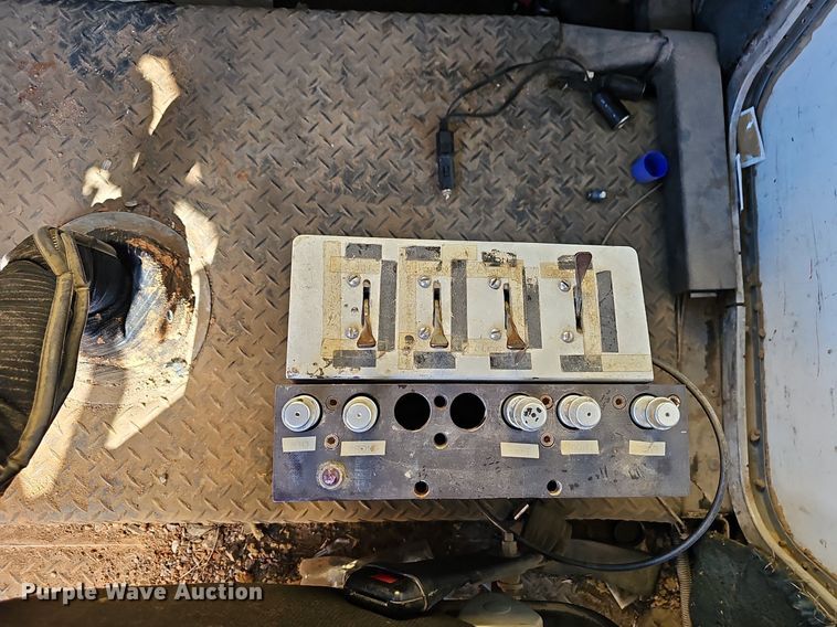 image for item OG9447 1987 Freigtliner FLC  water truck