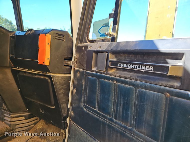 image for item OG9447 1987 Freigtliner FLC  water truck