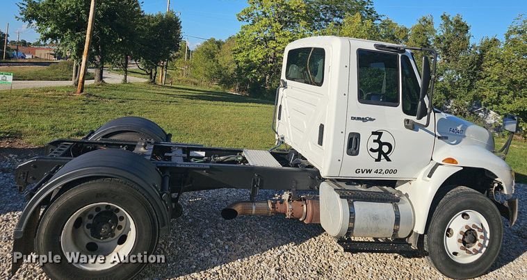 image for item OG9453 2011 International DuraStar 4400  semi truck